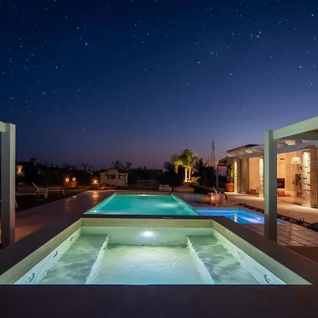 Lucia - Exclusive Private Pool *
